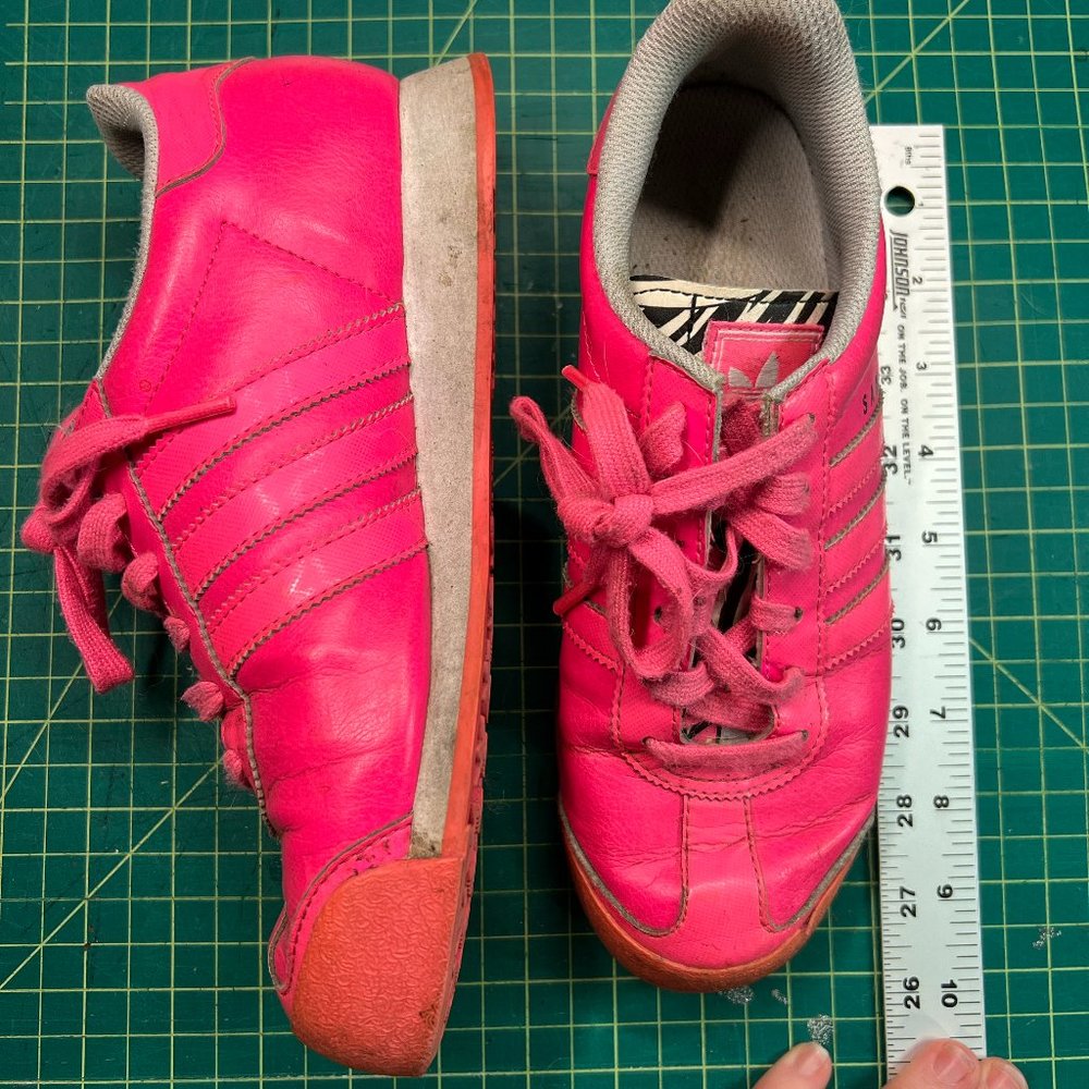 ❗DONATING Feb 1 ❗ Neon Pink w Zebra Print Adidas Samoa sneakers size 6
